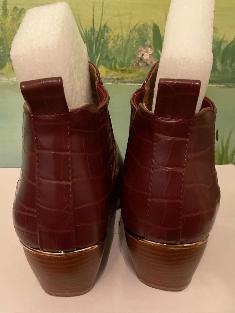 “NEW DIRECTIONS” BURGENDY RED CROC EMBOSSED FAUX LEATHER ANKLE BOOTS, SIZE 7.5